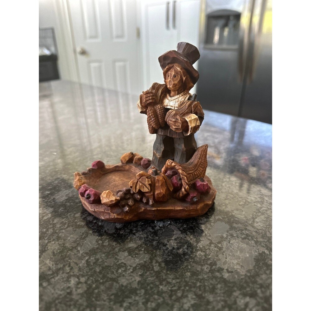 Thanksgiving, Pilgrim, with cornucopia corn and pumpkins